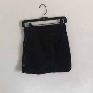 Cute mini skirt with zipper
